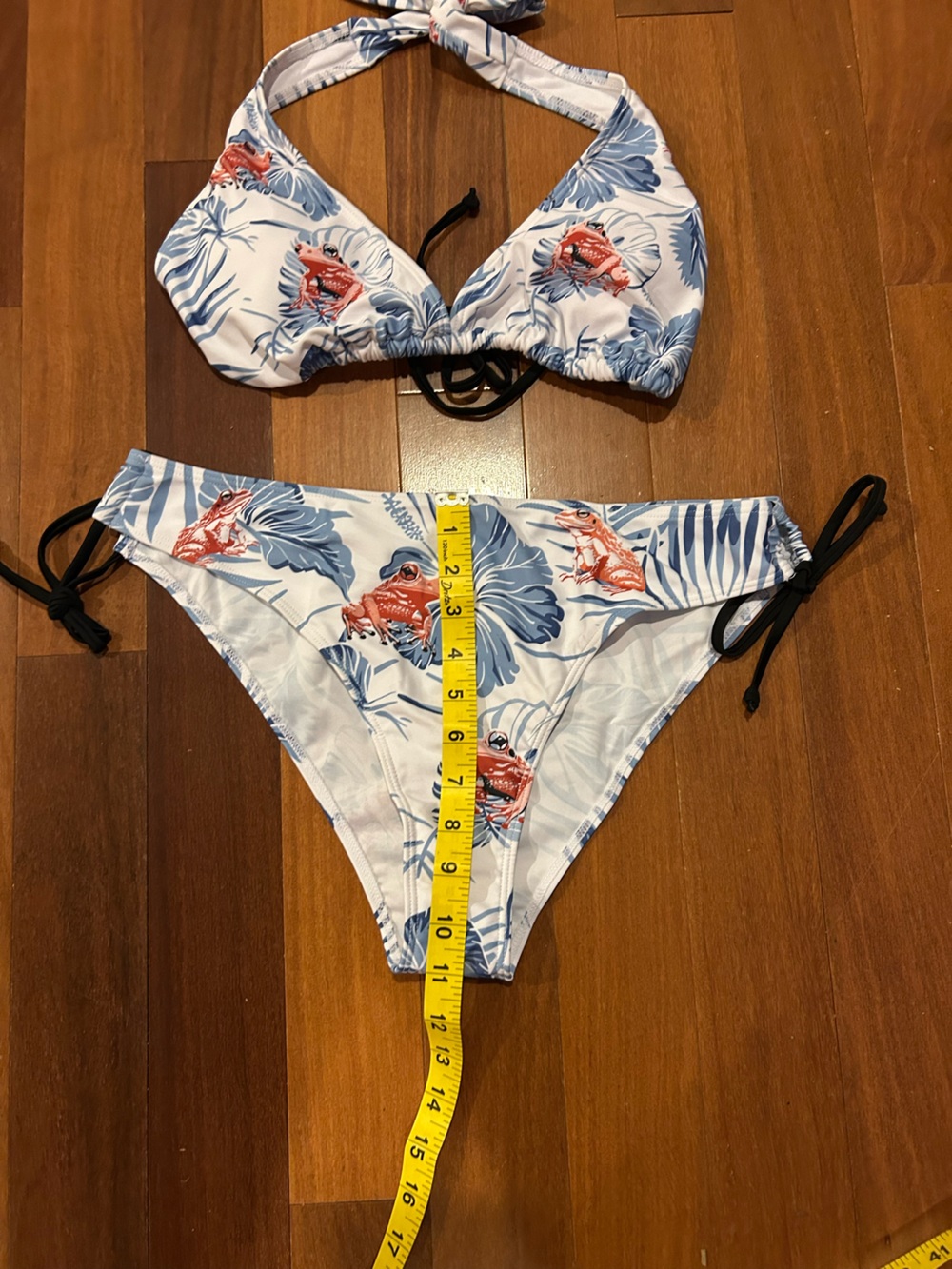Floral Tropical Tie-Halter Bikini Set with Frog accents - NWOT Size XL - Picture 3 of 6